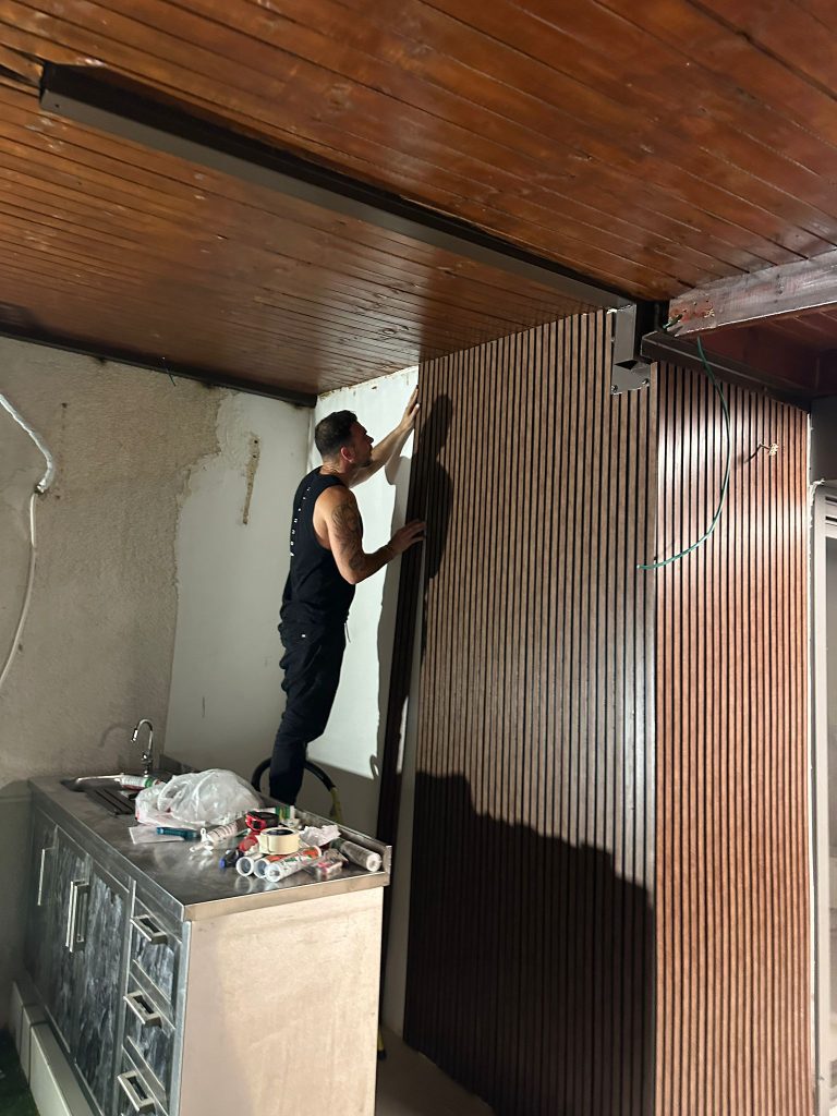 פרויקט חדש של FixItAll: התקנת חיפוי פולימרי יוקרתי למטבחון חוץ בבית שמש! 🎉 img 20251019 wa0055